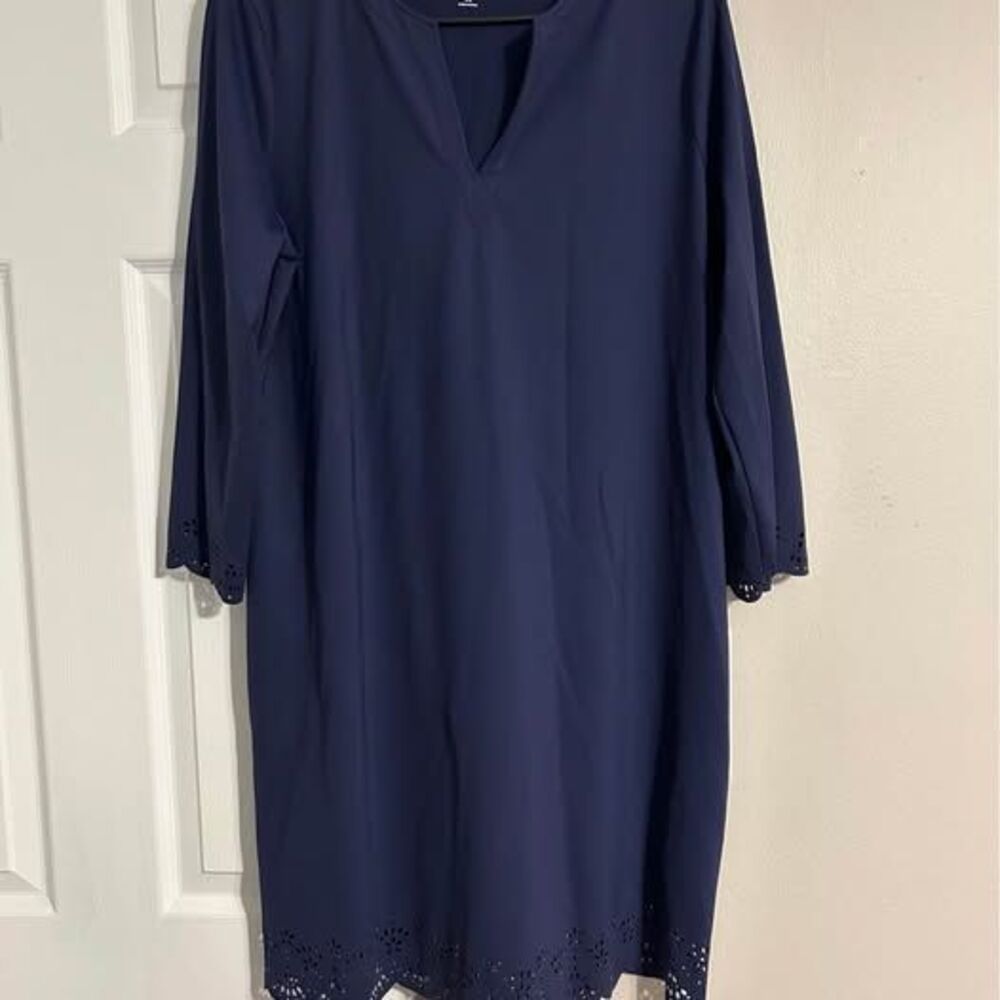 Lands’ End Women’s Medium 10-12 Blue Shift Dress Eyelet Scallop Hem 3/4 Sleeve